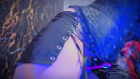 Snapshot of guxplo chatting on 03/28/26, 11:37 Antonella online show from 03/28/26, 11:37