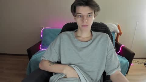 Snapshot of guy_liam1 chatting on 12/04/24, 08:23 guy_liam1 online show from 12/04/24, 08:23