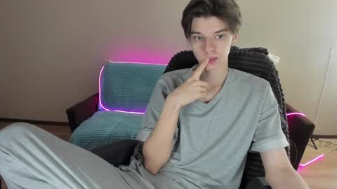 Snapshot of guy_liam1 chatting on 12/05/24, 08:22 guy_liam1 online show from 12/05/24, 08:22