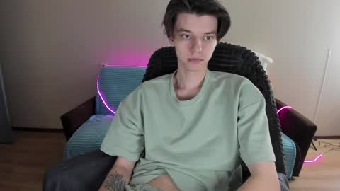 Snapshot of guy_liam1 chatting on 12/25/24, 12:37 guy_liam1 online show from 12/25/24, 12:37