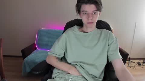 Snapshot of guy_liam1 chatting on 01/06/25, 04:58 guy_liam1 online show from 01/06/25, 04:58