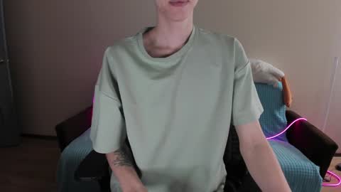 Snapshot of guy_liam1 chatting on 02/06/25, 02:15 guy_liam1 online show from 02/06/25, 02:15