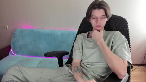 Snapshot of guy_liam1 chatting on 02/13/25, 02:20 guy_liam1 online show from 02/13/25, 02:20