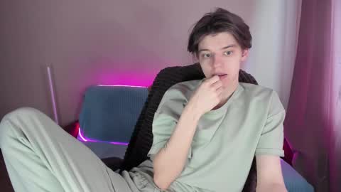 Snapshot of guy_liam1 chatting on 02/22/25, 08:29 guy_liam1 online show from 02/22/25, 08:29