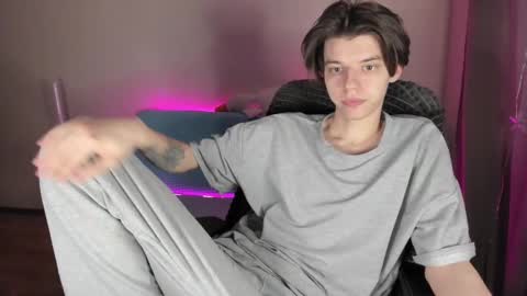 Snapshot of guy_liam1 chatting on 03/06/25, 02:18 guy_liam1 online show from 03/06/25, 02:18