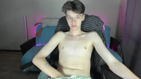 Snapshot of guy_liam1 chatting on 09/28/25, 07:30 guy_liam1 online show from 09/28/25, 07:30