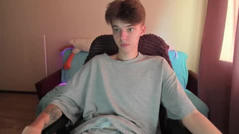 Snapshot of guy_liam1 chatting on 09/29/25, 02:44 guy_liam1 online show from 09/29/25, 02:44