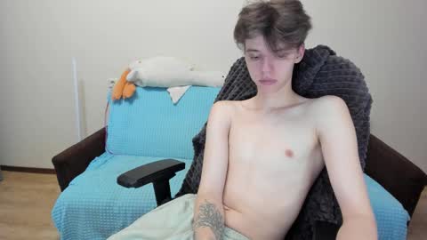 Snapshot of guy_liam1 chatting on 10/16/25, 08:37 guy_liam1 online show from 10/16/25, 08:37