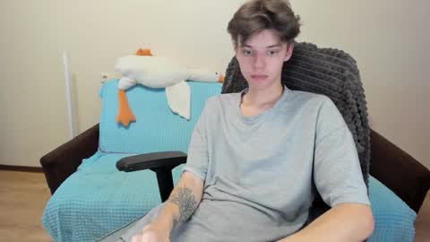 Snapshot of guy_liam1 chatting on 10/21/25, 01:01 guy_liam1 online show from 10/21/25, 01:01