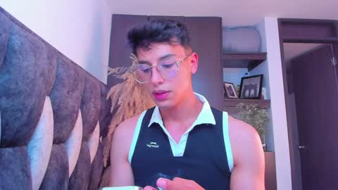 Snapshot of guy_twinks chatting on 12/15/24, 12:51 Gabriel online show from 12/15/24, 12:51