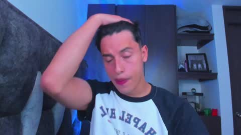 Snapshot of guy_twinks chatting on 01/22/25, 08:28 Gabriel online show from 01/22/25, 08:28