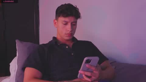 Snapshot of guy_twinks chatting on 03/06/26, 07:05 Gabriel online show from 03/06/26, 07:05