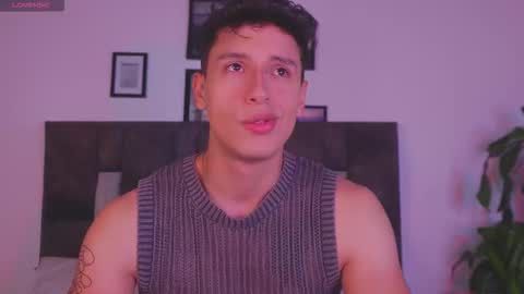 Snapshot of guy_twinks chatting on 03/23/26, 06:50 Gabriel online show from 03/23/26, 06:50