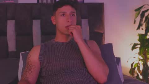 Snapshot of guy_twinks chatting on 03/29/26, 06:13 Gabriel online show from 03/29/26, 06:13