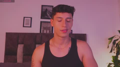 Snapshot of guy_twinks chatting on 04/06/26, 05:52 Gabriel online show from 04/06/26, 05:52