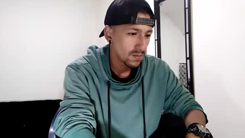 Snapshot of guykarim chatting on 01/10/25, 08:51 karim online show from 01/10/25, 08:51