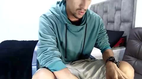 Snapshot of guykarim chatting on 02/13/25, 12:46 karim online show from 02/13/25, 12:46