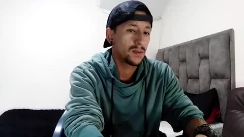 Snapshot of guykarim chatting on 02/13/25, 05:48 karim online show from 02/13/25, 05:48