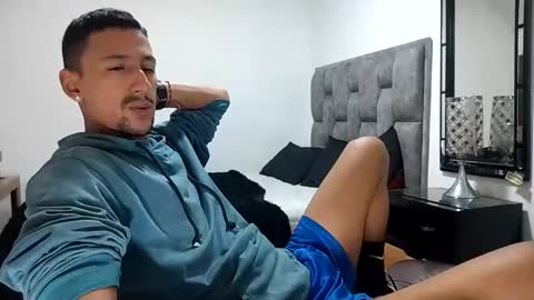 Snapshot of guykarim chatting on 03/07/25, 08:02 karim online show from 03/07/25, 08:02