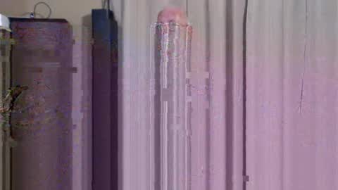 Snapshot of guynyli chatting on 10/06/25, 06:44 new york bottom online show from 10/06/25, 06:44