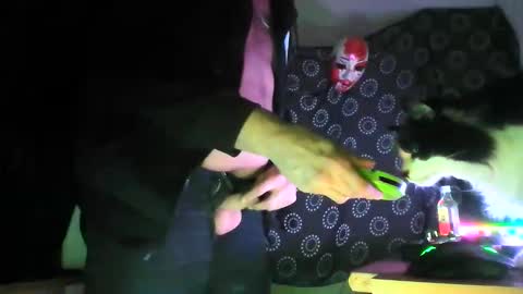 Snapshot of guyst049 chatting on 11/23/25, 11:15 guyst049 online show from 11/23/25, 11:15