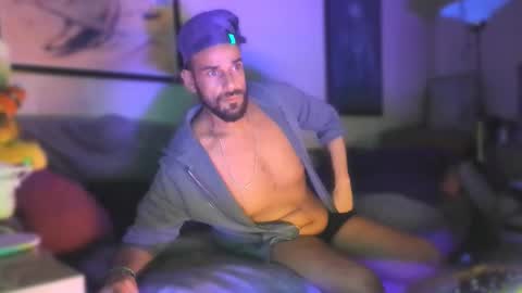 Snapshot of guyst_049 chatting on 03/14/26, 10:21 GuyST049 online show from 03/14/26, 10:21