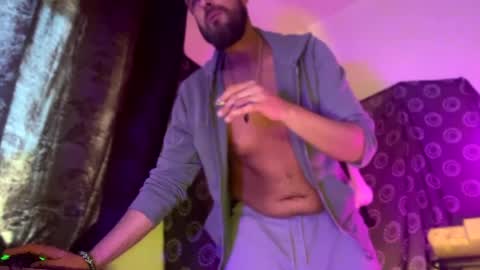 Snapshot of guyst_049 chatting on 04/23/26, 08:13 GuyST049 online show from 04/23/26, 08:13