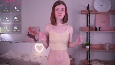 Snapshot of gwendatortoriello chatting on 05/21/26, 11:06 Hello everyone Im May online show from 05/21/26, 11:06