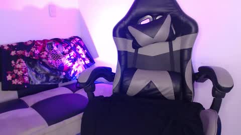 gwenhazel online show from 10/22/25, 11:43