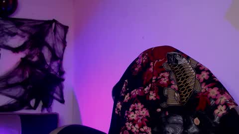 gwenhazel online show from 10/23/25, 11:42