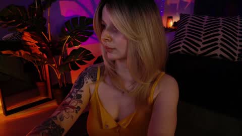 gwenhilton online show from 01/25/25, 09:04