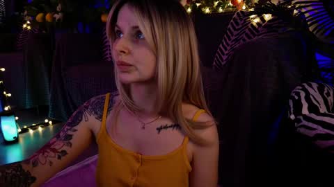 gwenhilton online show from 02/13/25, 08:48