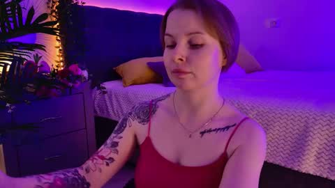 gwenhilton online show from 09/30/25, 06:18