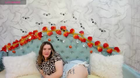 gwensmitt online show from 10/31/25, 01:50