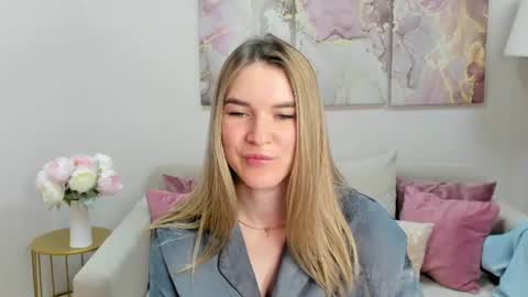 Snapshot of gwensmitt chatting on 06/11/26, 12:32 gwensmitt online show from 06/11/26, 12:32