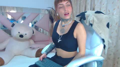 gyal_8_ online show from 10/04/25, 04:32