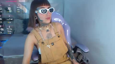 gyal_8_ online show from 10/17/25, 08:11