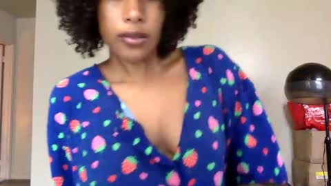 gyalxoxo online show from 10/13/25, 06:08