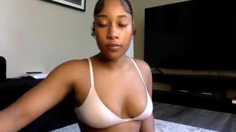 Snapshot of gyalxoxo chatting on 03/26/26, 06:02 gyalxoxo online show from 03/26/26, 06:02