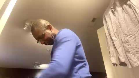 gyesaw1970 online show from 02/05/25, 03:13