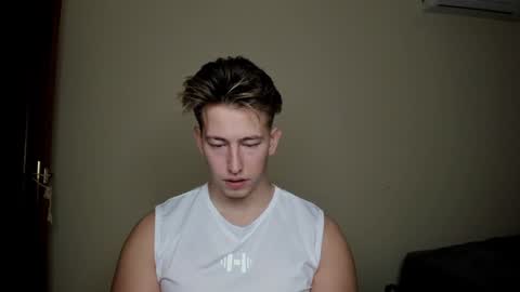 Snapshot of gym_alpha chatting on 12/20/24, 07:17 Oliver online show from 12/20/24, 07:17