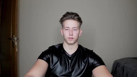 Snapshot of gym_alpha chatting on 12/23/24, 06:58 Oliver online show from 12/23/24, 06:58