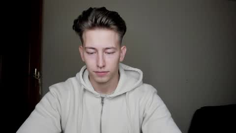 Snapshot of gym_alpha chatting on 01/06/25, 08:28 Oliver online show from 01/06/25, 08:28