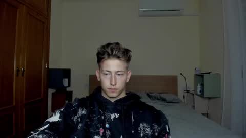 Snapshot of gym_alpha chatting on 02/19/25, 09:36 Oliver online show from 02/19/25, 09:36