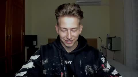 Snapshot of gym_alpha chatting on 02/20/25, 08:36 Oliver online show from 02/20/25, 08:36