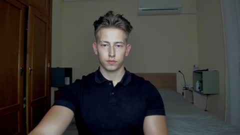 Snapshot of gym_alpha chatting on 02/21/25, 10:15 Oliver online show from 02/21/25, 10:15