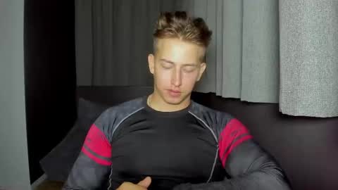 Snapshot of gym_alpha chatting on 09/08/25, 06:51 Oliver online show from 09/08/25, 06:51