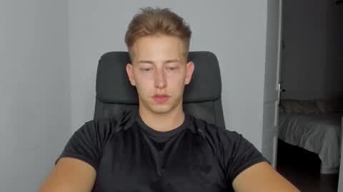 Snapshot of gym_alpha chatting on 10/01/25, 10:38 Oliver online show from 10/01/25, 10:38