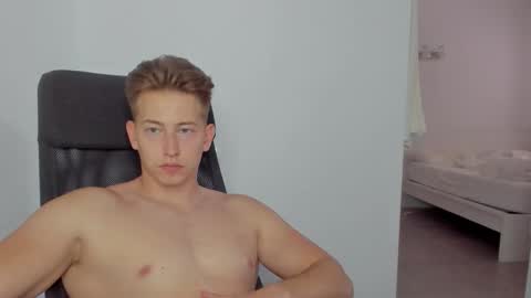 Snapshot of gym_alpha chatting on 10/07/25, 01:52 Oliver online show from 10/07/25, 01:52