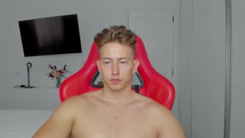 Snapshot of gym_alpha chatting on 10/08/25, 01:09 Oliver online show from 10/08/25, 01:09